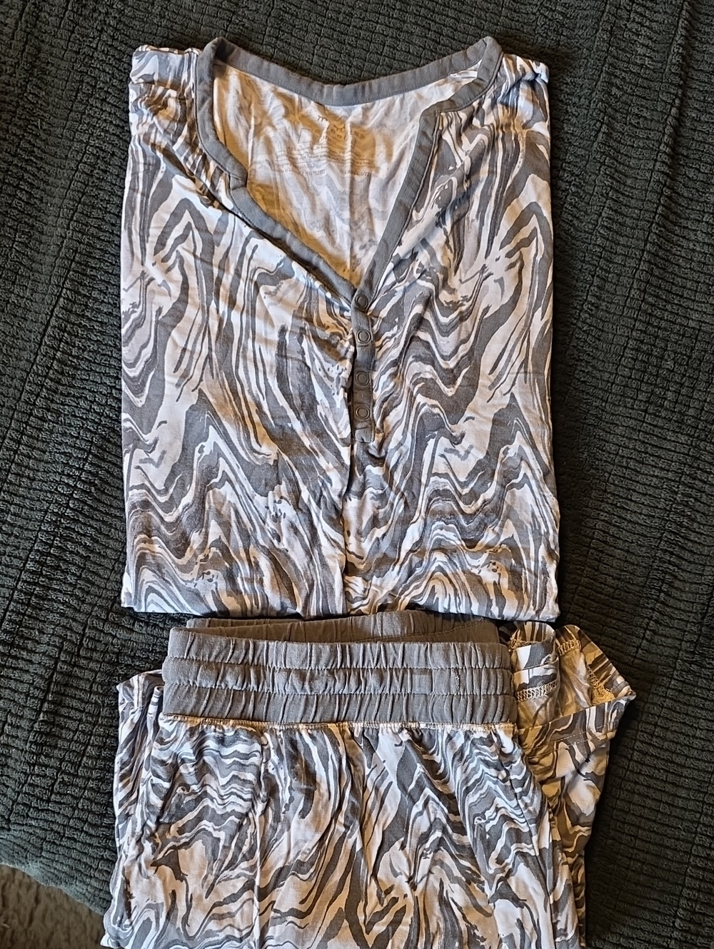 Little Sleepies Gray & White Marble-Print Women's Pajama Set